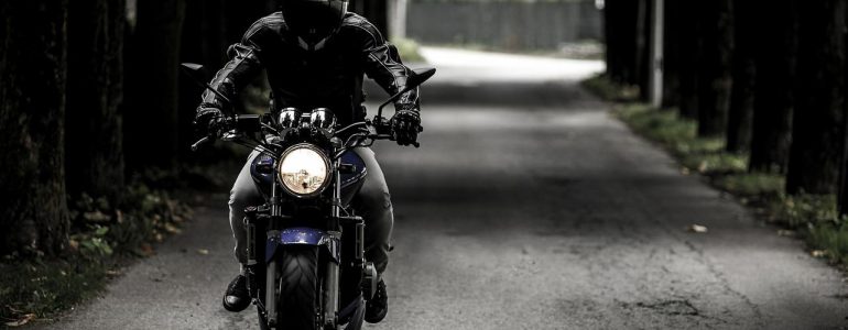 Jak ubrać się na motocykl latem?